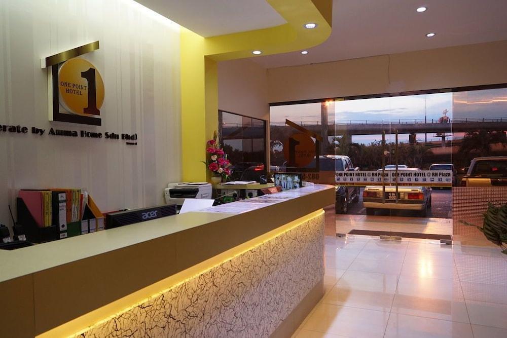One Point Hotel Kuching Eksteriør billede