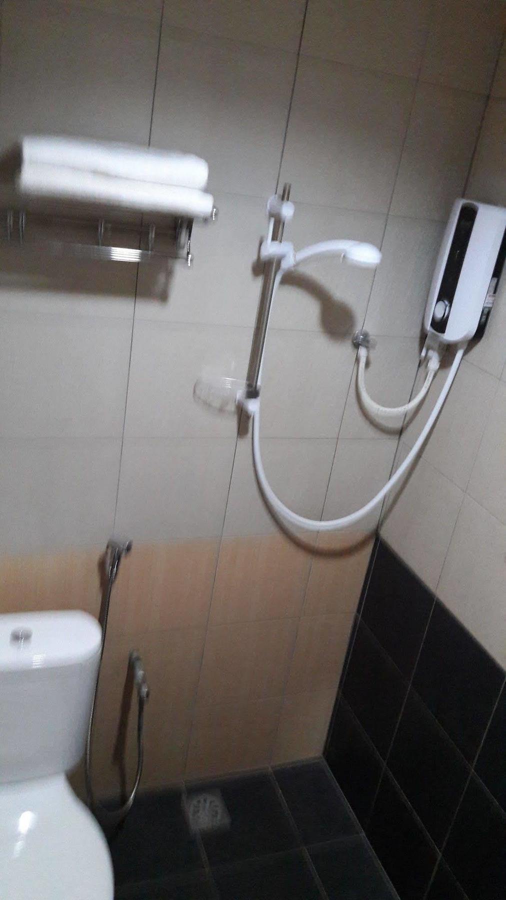 One Point Hotel Kuching Eksteriør billede